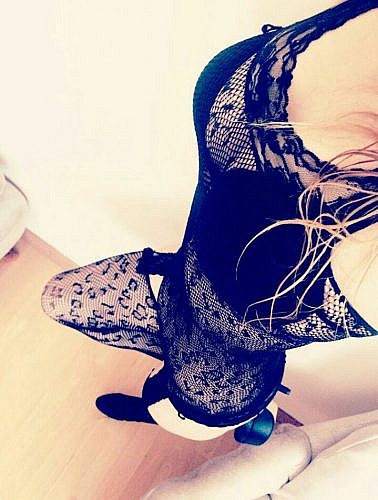 Mezitli'nin Ateşli Güzel İklimi, 24 yaşındaki Mezitli Escort