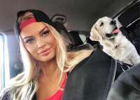 Dinamik ve Renkli Türk Escort Bayan - 68kg ve 160cm Boyundaki Sıcak Partneriniz