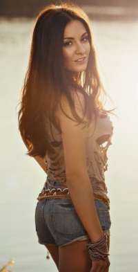 Mezitli Escort'un Dikkat Çeken Parlayan Yıldızı; Dövmeli Kızın Muhteşem Yetenekleri